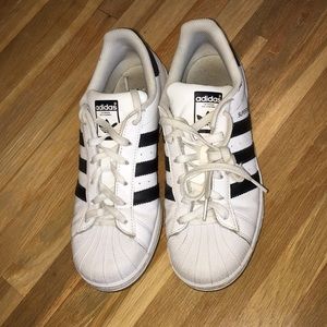 Adidas superstars